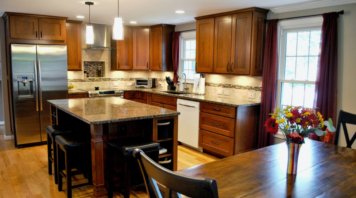 Kitchen Design Ideas for Bellaire Homes That Need More Storage & Flow